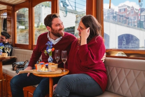 Amsterdam: Kanalcruise med bobler og noe å bite i