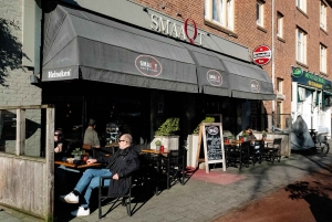 Amsterdam: Canal Cruise with Burger Menu in local restaurant