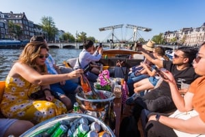 Amsterdam: Canal Cruise with Drinks and Local Snacks
