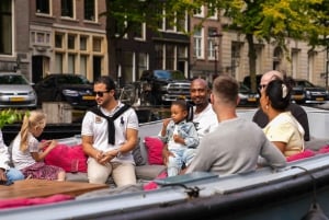 Amsterdam: Canal Cruise with Dutch Pancakes and Drinks