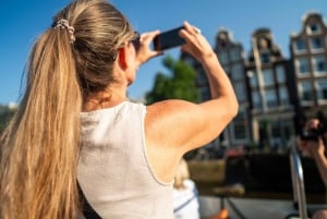Amsterdam : croisière sur les canaux avec un guide de la région et boissons en option