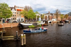 Amsterdam:Old City Canal Cruise with Live Guide and Open Bar