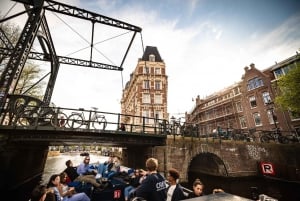 Amsterdam:Old City Canal Cruise with Live Guide and Open Bar