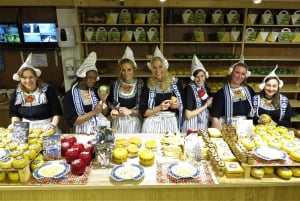 アムステルダム：チーズ、木靴、花、風車ツアー