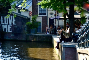 Amsterdam: City Centre Exploration Game & Self-Guided Tour