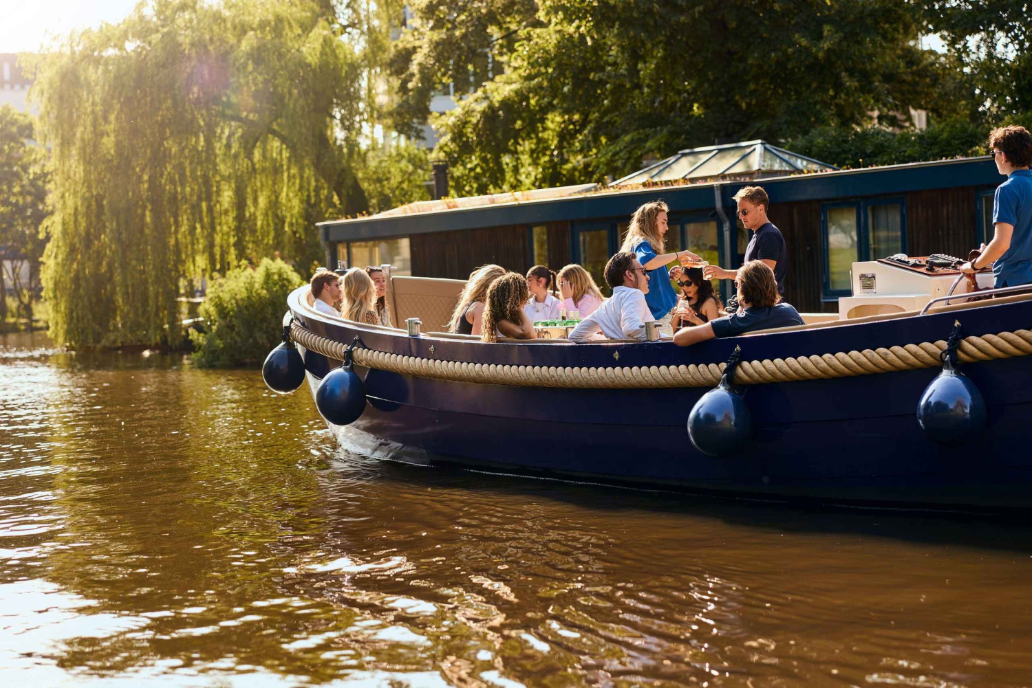 Amsterdam: City Highlights Small Boat Canal Cruise with host