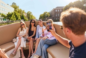 Amsterdam: City Highlights Small Boat Canal Cruise with host