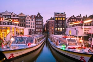 Amsterdam: Nightlife Ticket with Champagne and Cruise