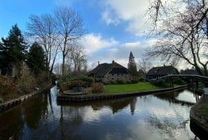 Amsterdam: Giethoorn, Afsluitdijk and Zaanse Schans Day Trip