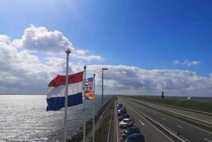 Amsterdam: Giethoorn, Afsluitdijk and Zaanse Schans Day Trip