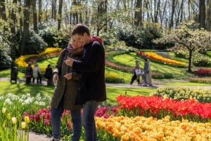 Amsterdam: Day Trip to Flower Parade & Keukenhof on April 12