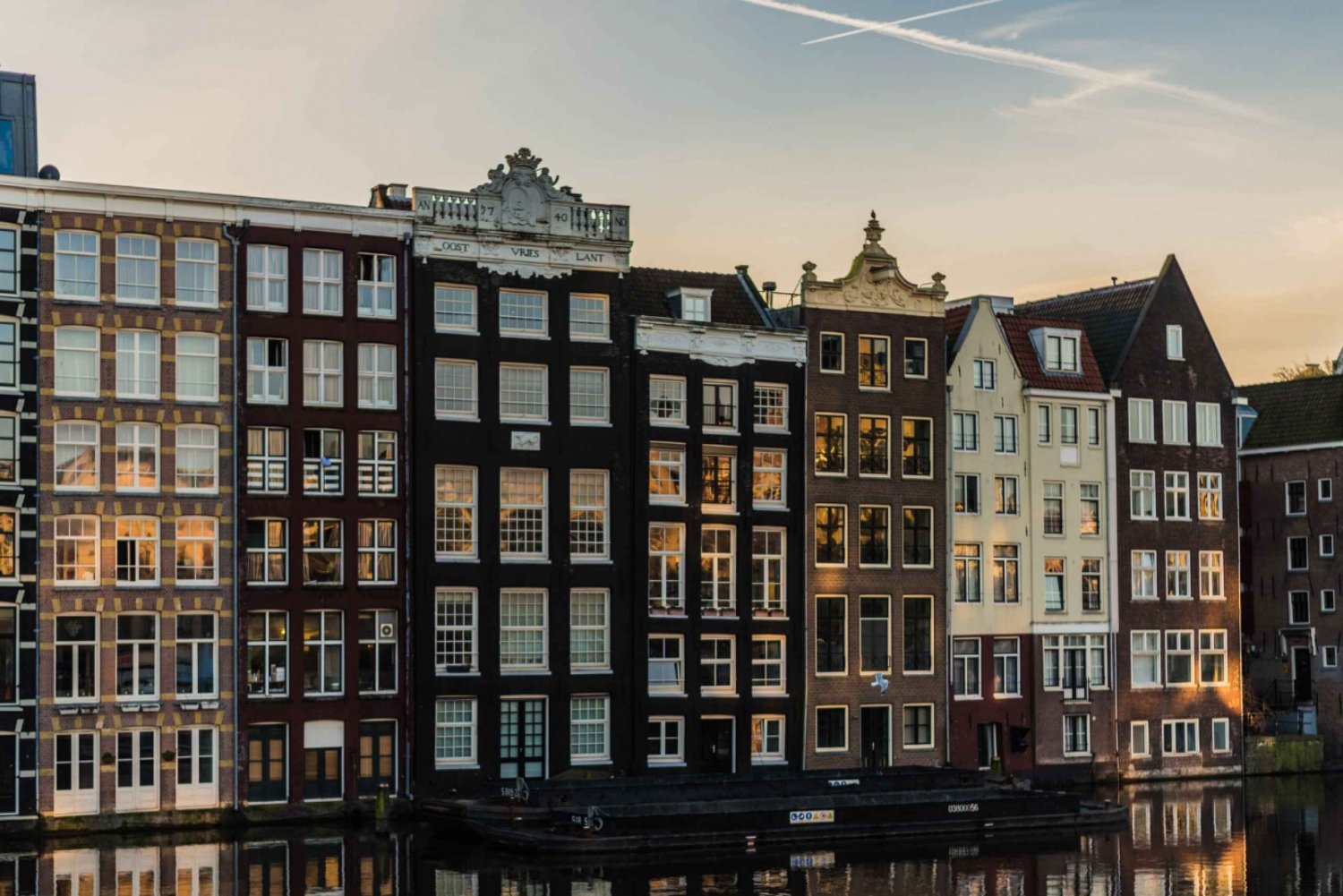 Amsterdam: Discover hidden gems with 4 guided audio tours!