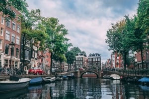 Amsterdam: Discover hidden gems with 4 guided audio tours!
