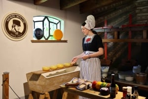 Ámsterdam: descubre Volendam, un encantador pueblo holandés antiguo.