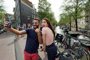 Amsterdam: E-Bike Sightseeing Tour in English