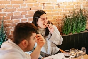 Amsterdam: Dutch Cheese Tasting Experience with Wine