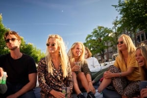 Amsterdam : Croisière sur les canaux en soirée avec bar (ouvert) à bord