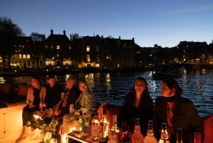 Amsterdam : Croisière sur les canaux en soirée avec bar (ouvert) à bord
