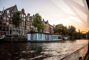 Amsterdam: Avond grachtenrondvaart met pizza en drankjes