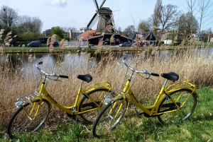 Amsterdam: Escape to the Dutch Countryside Guided Bike Tour