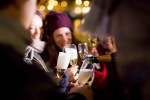 Amsterdam: Tysk lysfestival-krydstogt + ubegrænset drikkevarer