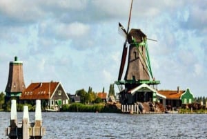 Amsterdam: Giethoorn and Zaanse Schans Windmills Day Tour