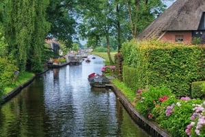 Amsterdam: Giethoorn Tour with Canal Cruise and Windmills