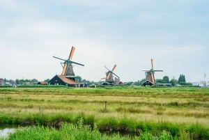Giethoorn, Volendam, and Zaanse Schans Tour