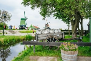 Amsterdam: Giethoorn, Volendam, and Zaanse Schans Tour
