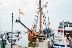 Amsterdam: Giethoorn, Volendam, and Zaanse Schans Tour