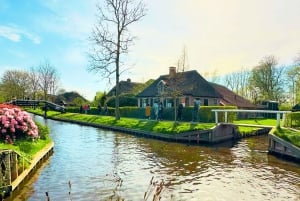 Amsterdam: Giethoorn & Zaanse Schans dagsudflugt i lille gruppe