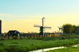 Amsterdam: Giethoorn & Zaanse Schans -päiväkierros pienelle ryhmälle