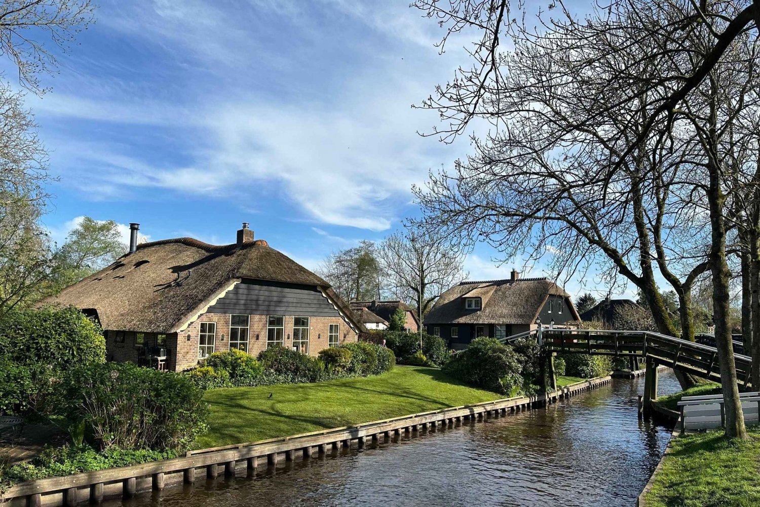 Amsterdam: Giethoorn, Zaanse Schans Tour With Local Guide