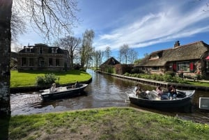 Amsterdam: Giethoorn, Zaanse Schans Tour With Local Guide