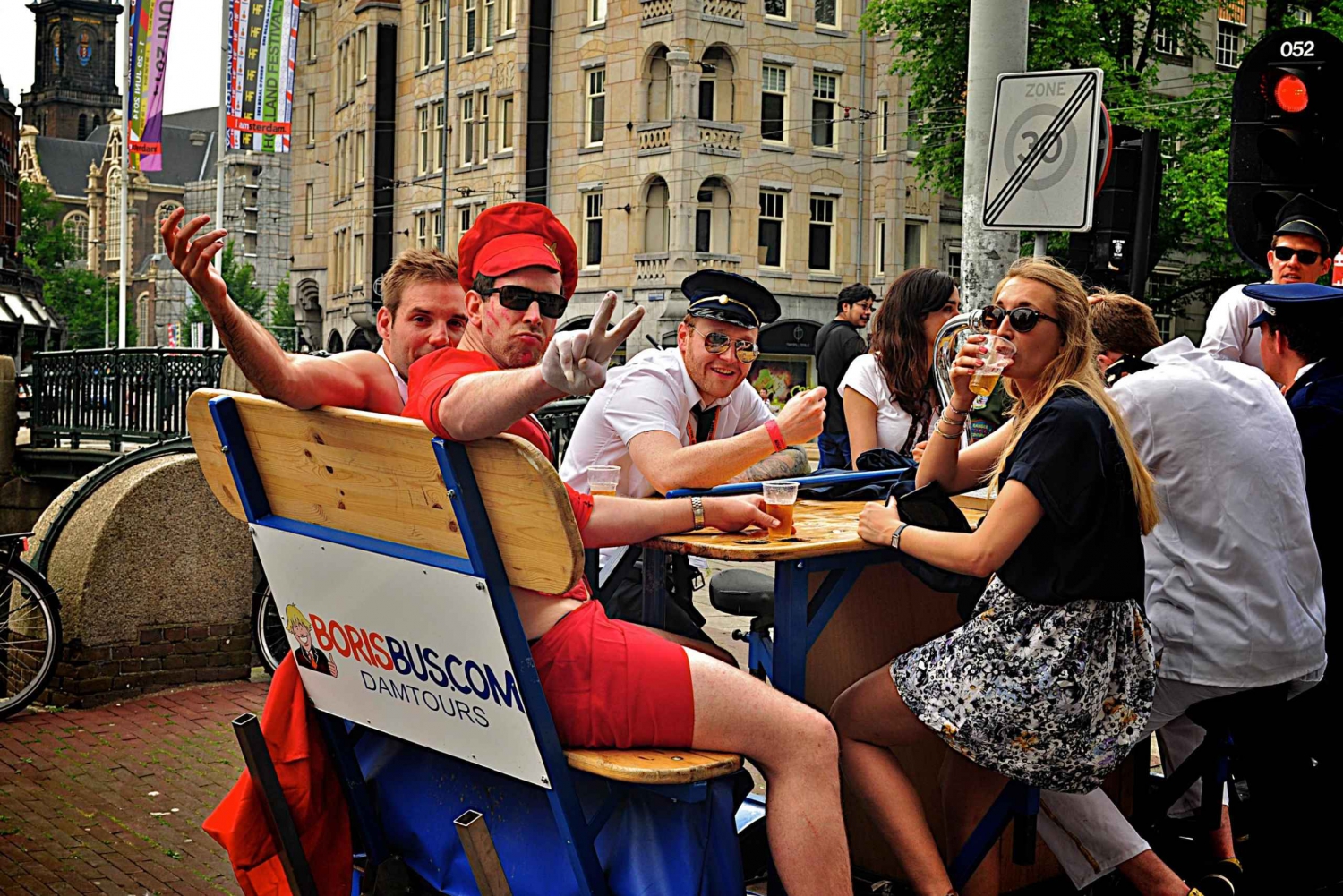 Amsterdam: Guided Beer or Prosecco Bike Tour
