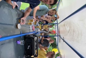 Amsterdam: Guided Beer or Prosecco Bike Tour