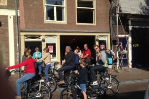 Amsterdam: Guided City Bike Tour in French