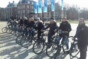 Amsterdam: Guided City Bike Tour in French