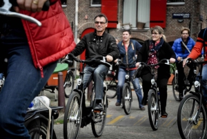 Amsterdam: Tour guiado de la ciudad en bicicleta en francés