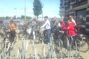 Amsterdam: Tour guiado de la ciudad en bicicleta en francés
