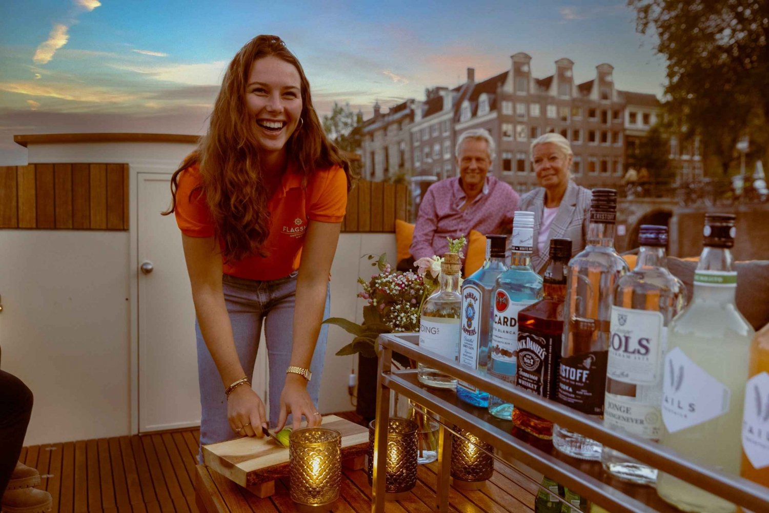 Amsterdam: Evening Guided Cruise with (Open) Bar on Board