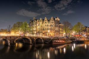 Amsterdam: Guidet kveldscruise med bar om bord