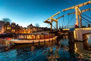 Ámsterdam: crucero nocturno guiado con bar a bordo