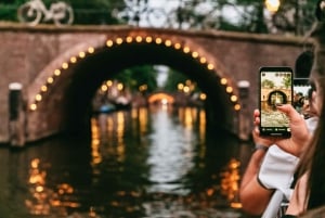 Amsterdam: Guidet luksuskanalrundfart om aftenen