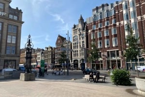 Amsterdam: Guided Off-The-Beaten-Track Walking Tour