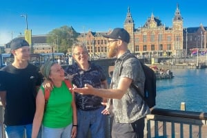 Amsterdam: Small-group Guided Walking Tour (French/English)