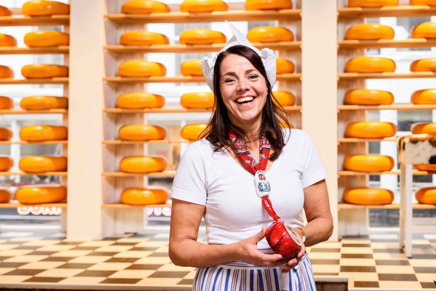 Amsterdam: Henri Willig Cheese Tasting Experience with Wine