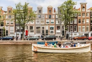 Amsterdam: Highlights & Hidden Gems Private Walking Tour