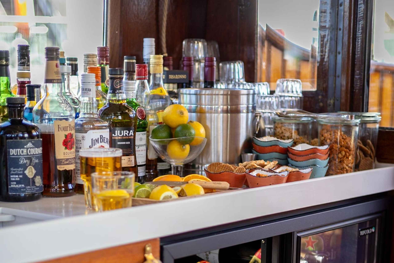 Ámsterdam: Crucero en barco histórico con barra libre y aperitivos