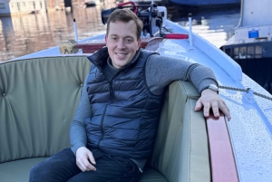 Amsterdam: Historic Boat Cruise with open bar and nibbles